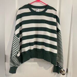 Nike Cropped Crewneck Sweatshirt